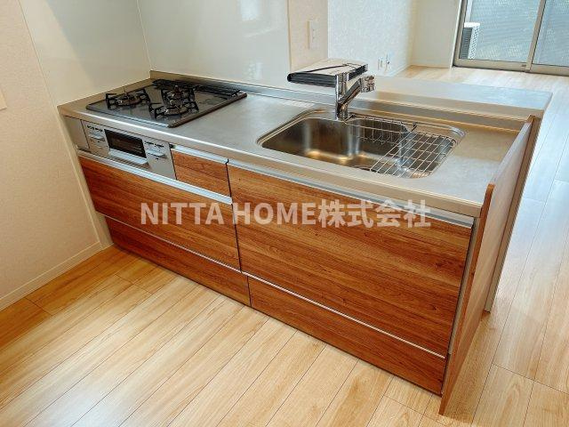 福知山市字長田のアパートのキッチン|３口ガスコンロが付いています◆