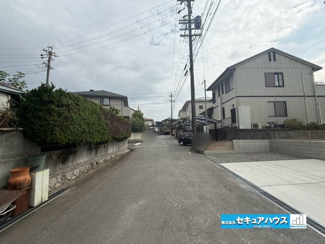 【本日ご案内可能】知多市南粕谷3丁目　全1棟の前面道路含む現地写真|事前予約にて現地ご見学いただけます！お気軽にお問い合わせください♪
■株式会社　セキュアハウス■
住宅ローンに強く、知識、経験豊富なスタッフ在籍
お客様に寄り添い、ご成約後もサポート致します。