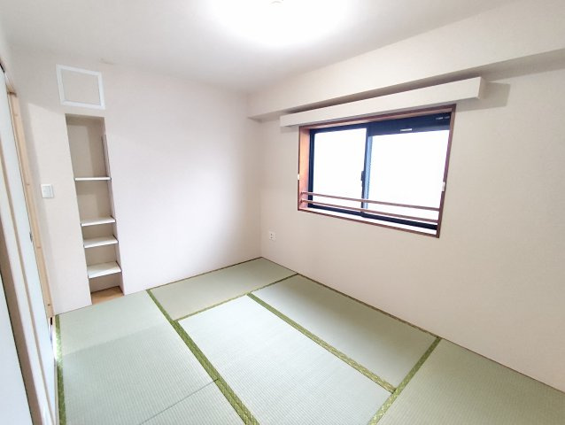 モノリスの和室