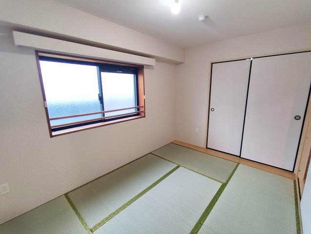 モノリスの和室