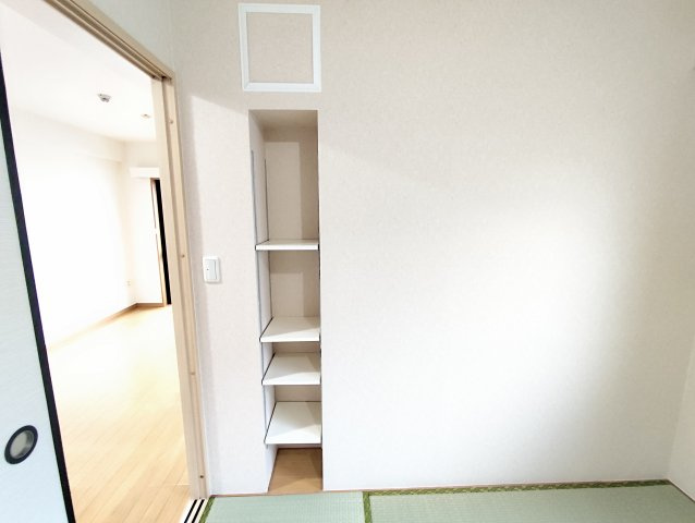 モノリスの収納