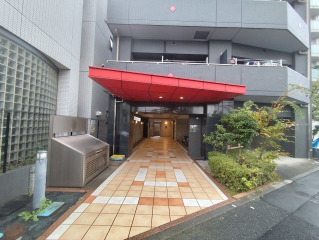 モノリスのエントランス