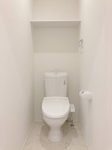 「子育て＆買い物に恵まれた好立地」高知市百石町　新築建売12のトイレ|毎日使う場所だから、快適さにこだわりました。清潔感のある、快適なトイレです。※写真はイメージ