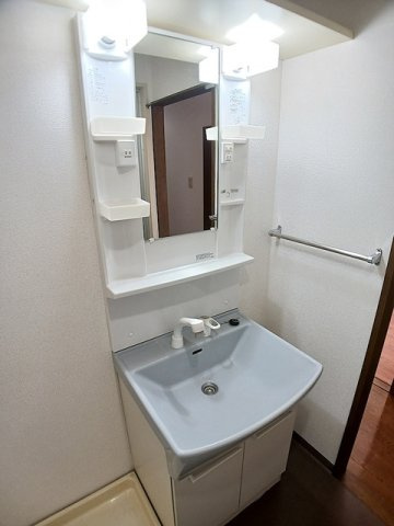 ドミール竹ノ塚の洗面所