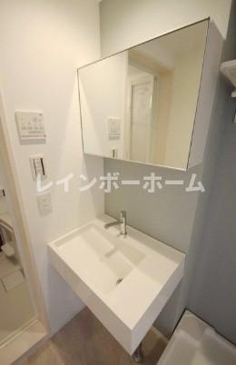 CRASTINE西馬橋1丁目【仲介手数料：50％OFF】対象物件！の洗面所|明るい洗面所です