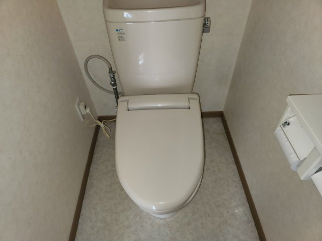 メゾン東生駒（YD3番館）のトイレ