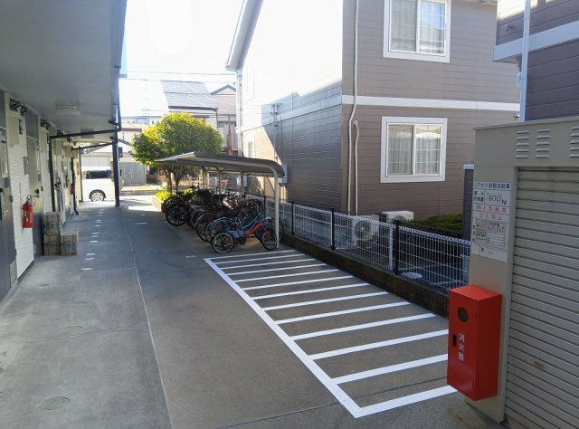 レオパレス愛のその他|屋根付き駐輪場