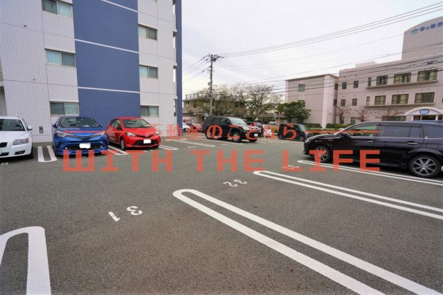 レジェンド・ソーラー宮ノ陣【キャッシュバック対象物件】の駐車場|駐車場完備です