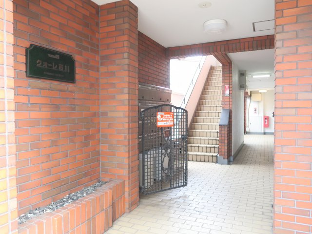 クォーレ市川のエントランス