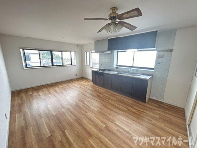 【居間・リビング】 | 北条6丁目戸建賃貸