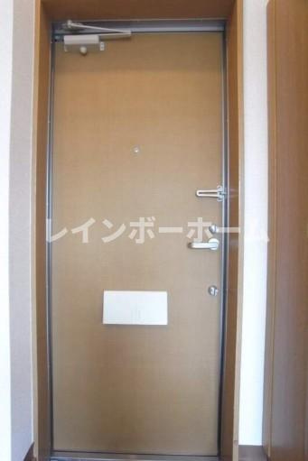 リリックコートBellの玄関