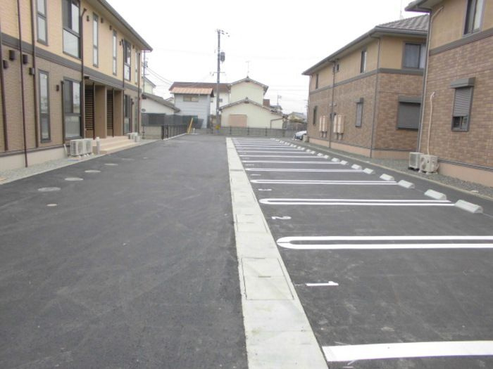 フォーチューン真壁　C棟の駐車場