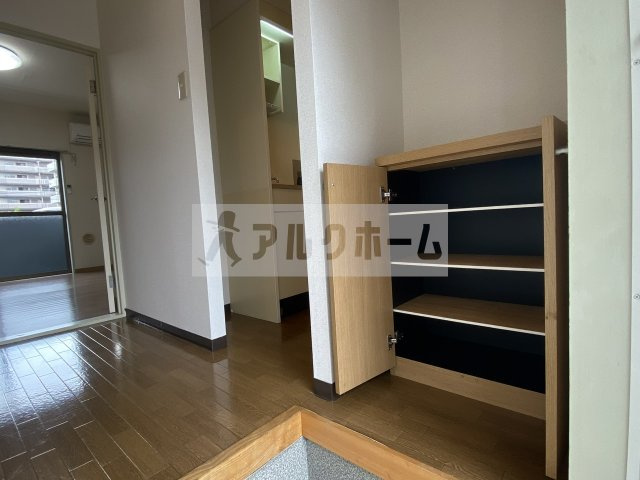 ソレアード2の玄関|ソレアードⅡ（河内国分駅）　下駄箱