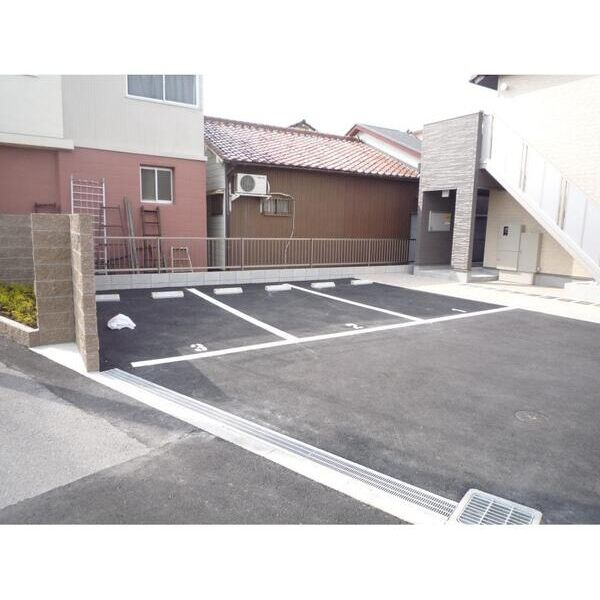 グランメールの駐車場