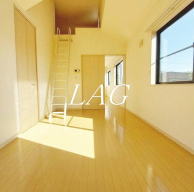 【居間・リビング】 | イザットパレス代田 | 洋室のお部屋です。