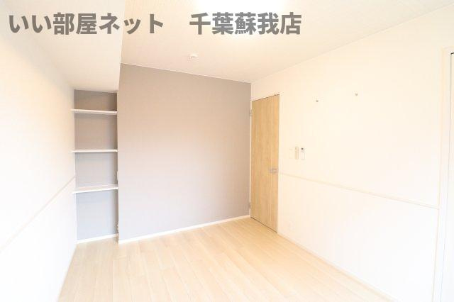 メゾン・ド・リュミエールⅠの居間・リビング|こちらのリビングで趣味の時間をお楽しみください