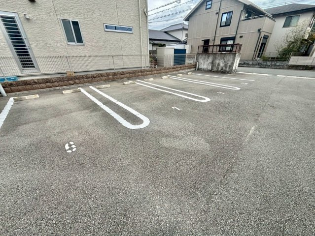 カトレアの駐車場