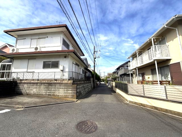 建築条件なし　分譲地内の前面道路含む現地写真|前面道路