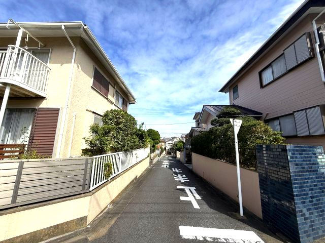 建築条件なし　分譲地内の周辺|住宅街
