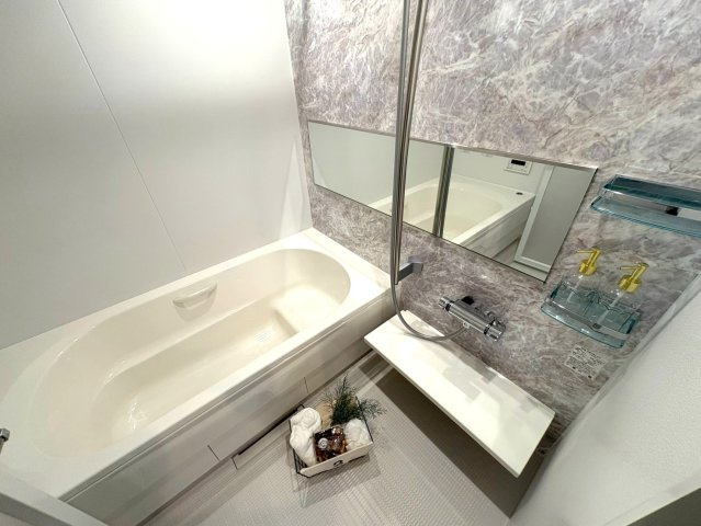 エアタワーＫＯＭＡＥの浴室|写真はモデルルーム仕様です。家具・インテリア等は付いておりません。