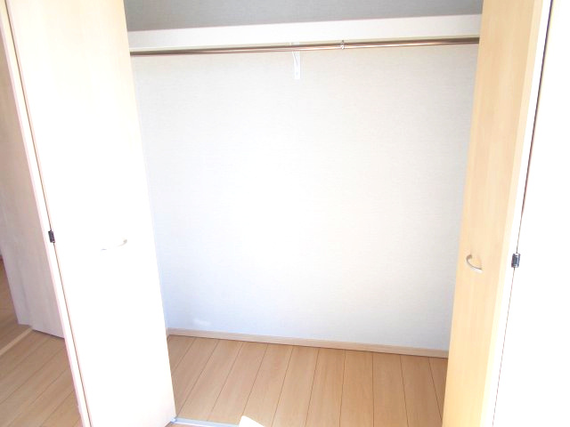 ハートフルタウン前橋市駒形町27番　B号棟の収納|【イメージ画像】２階洋室２収納です♪