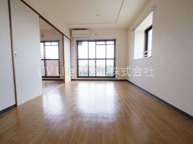 東大和市上北台３丁目の賃貸マンションの居間・リビング