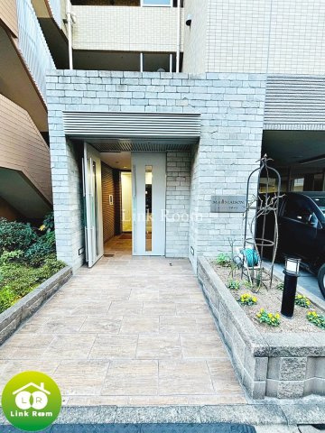 マ・メゾン門前仲町のエントランス