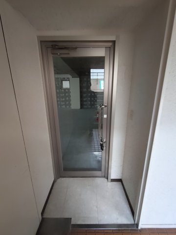 恵比寿KATHOビルの玄関
