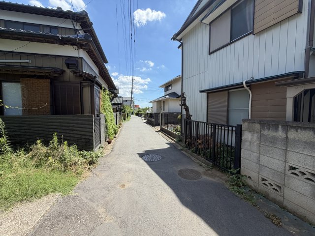 取手市中原町　売土地の前面道路含む現地写真