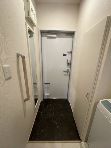 クレイノ楠谷23の玄関