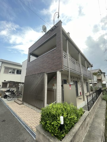 クレイノ楠谷23の外観