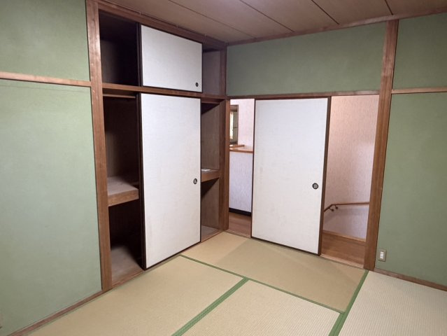 西条市喜多川531-6　中古住宅の和室