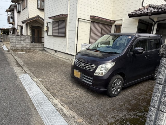 西条市喜多川531-6　中古住宅の駐車場