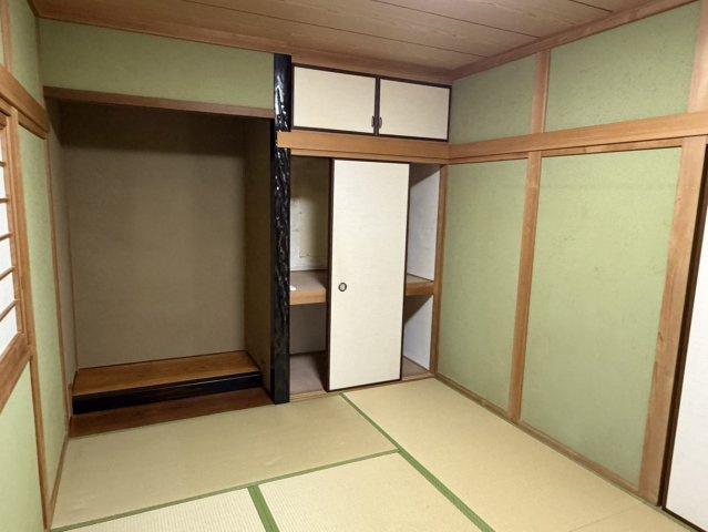 西条市喜多川531-6　中古住宅の和室