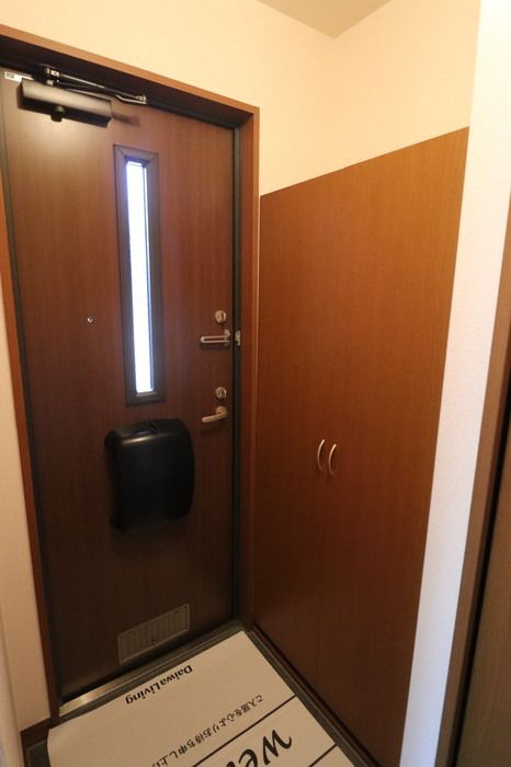 オーチャードテラスの玄関