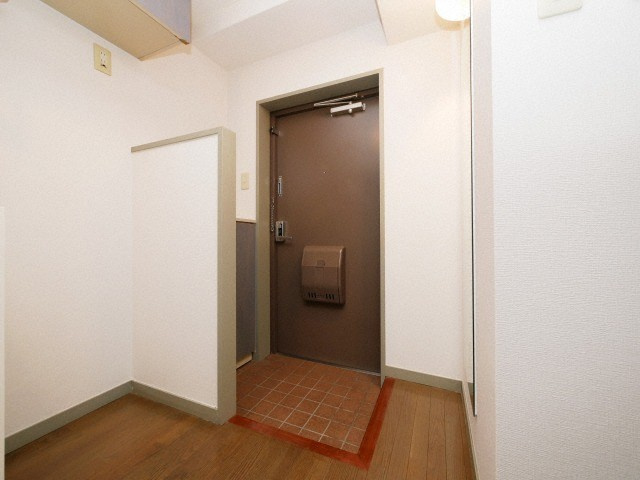 パークモダン高井田の玄関