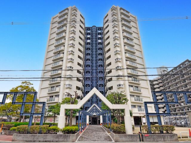 香里グランド日光ハイツの外観|新しい生活にいかがでしょうか？外観はお住まいの顔になります。こだわりたいポイントですね。水回りリフォームやリノベーションも承ってます。
■現地見学・資金計画相談・住宅ローン相談もお問合せ受付中■