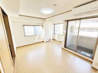 【居間・リビング】 | 寺町Ｖｉｖｉｅｎｄａ | 洋室のお部屋です。