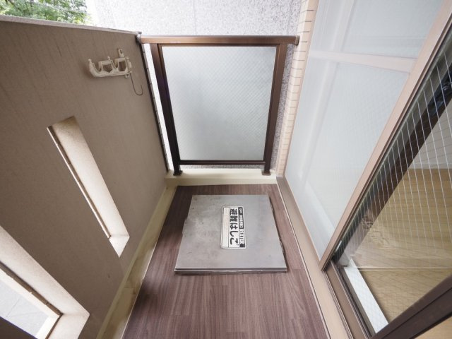 パークモダン高井田のバルコニー