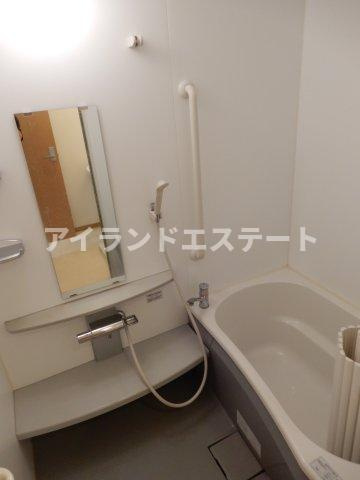 ドマーニ東が丘2　南東向き　独立洗面台　駅近の浴室