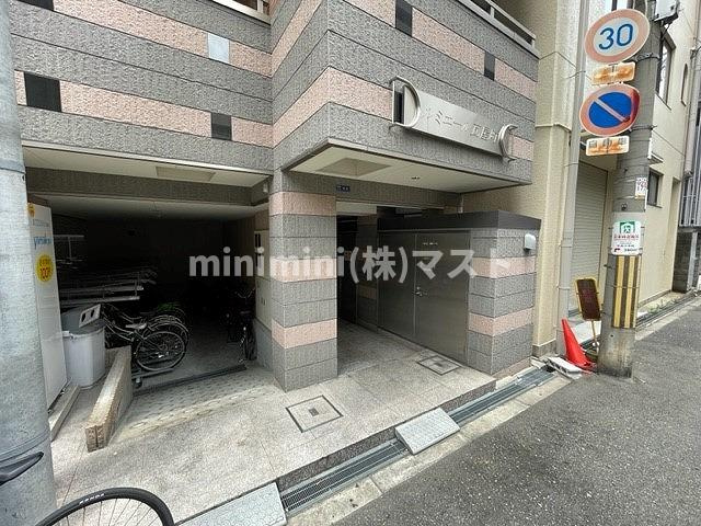 ルミエール瓦屋町のエントランス