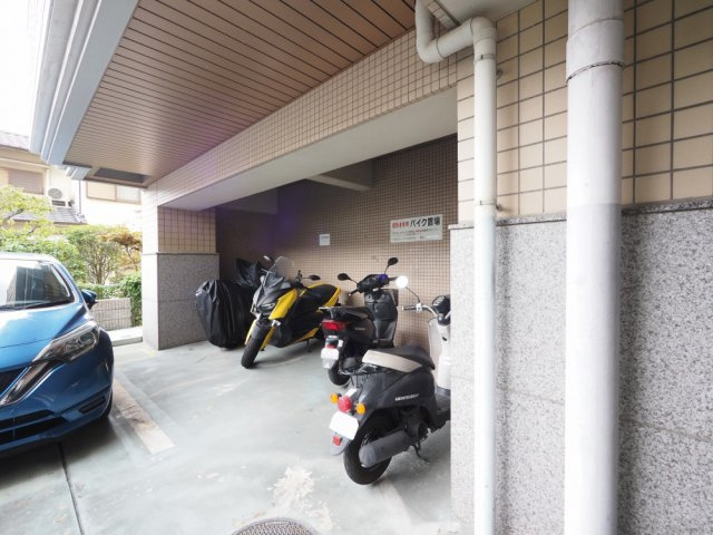 パークモダン高井田のその他
