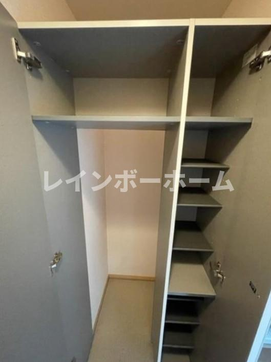アスティオン　Ⅲの玄関