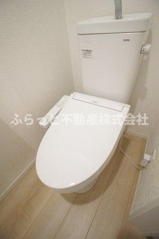 クレイドルガーデン土浦市若松町第2のトイレ|落ち着いた色調のトイレです