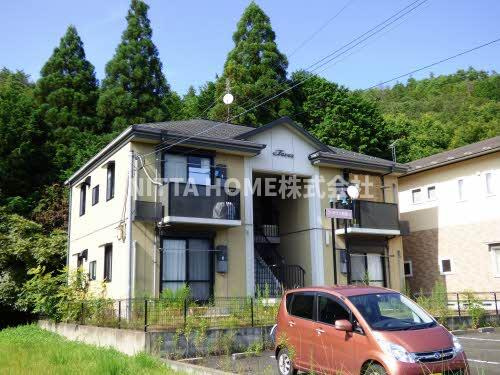 コーポラス柴田Ⅲの外観|全戸角部屋のアパート＊駐車場１台無料付きです◎