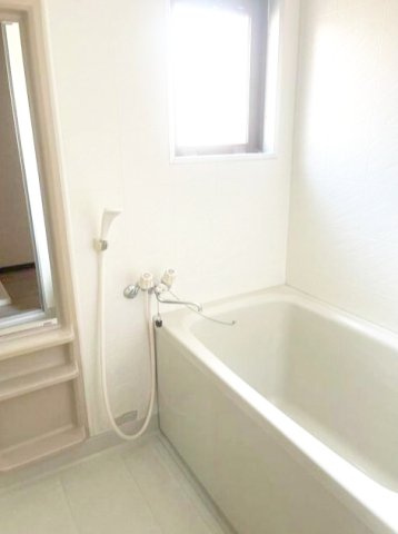 合志市幾久富の賃貸マンションの浴室|きれいなお風呂です