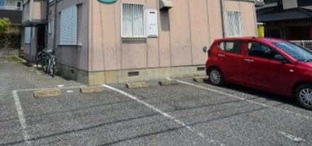 エルディムサイトウの駐車場