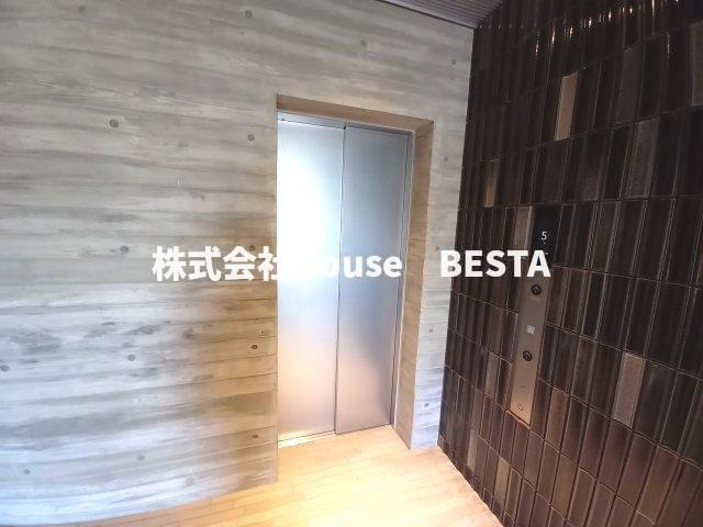 MAISHIN神戸三宮EASTのロビー