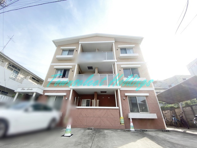 藤沢市鵠沼桜が岡４丁目の賃貸マンションの外観