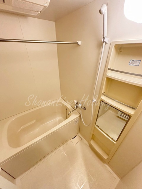藤沢市鵠沼桜が岡４丁目の賃貸マンションの浴室